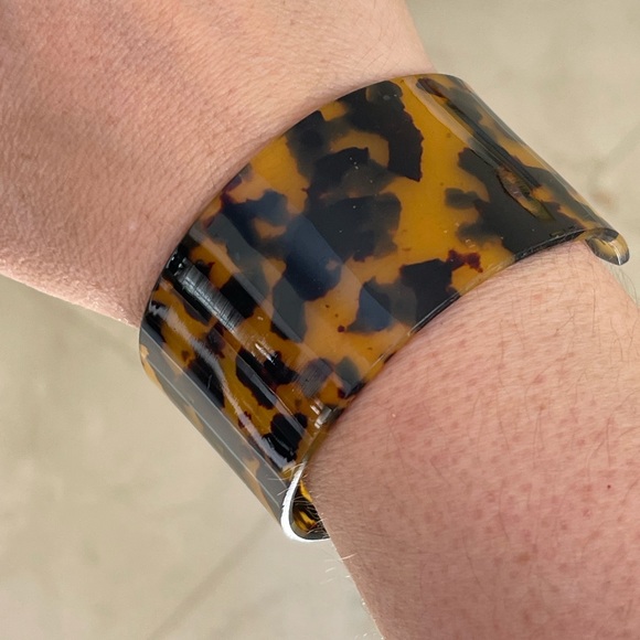 Tortoise shell cellulose acetate wide cuff bracelet bangle - Picture 9 of 10